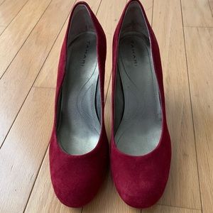 Tahari Collette burgundy suede heels